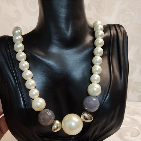 Vintage 70's Massive Glass Pearls Necklace - Picture 9 of 14